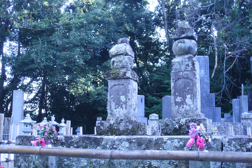 北条義時夫妻の墓